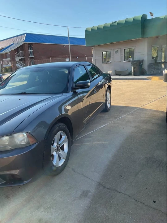 2014 Dodge Charger 7th Gen - Image 4 of 10