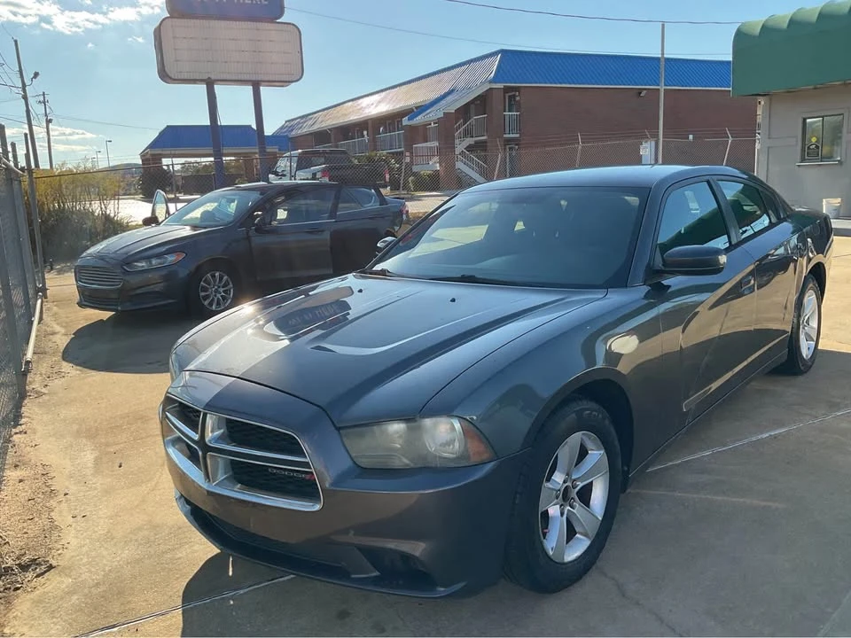 2014 Dodge Charger 7th Gen - Image 5 of 10