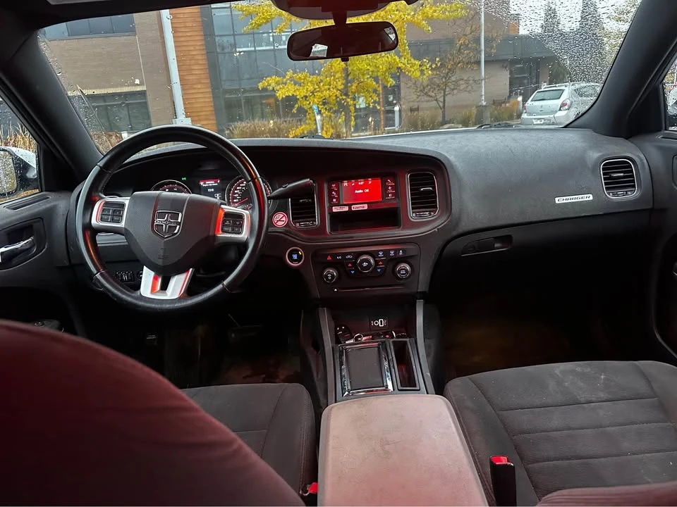 2014 Dodge Charger 7th Gen - Image 9 of 17