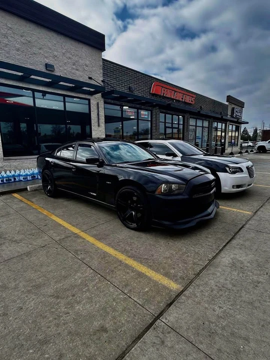 2014 Dodge Charger 7th Gen - Image 2 of 8