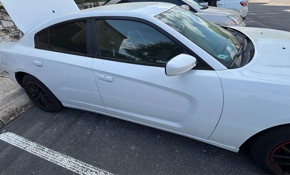 2014 Dodge Charger 7th Gen - Image 4 of 8
