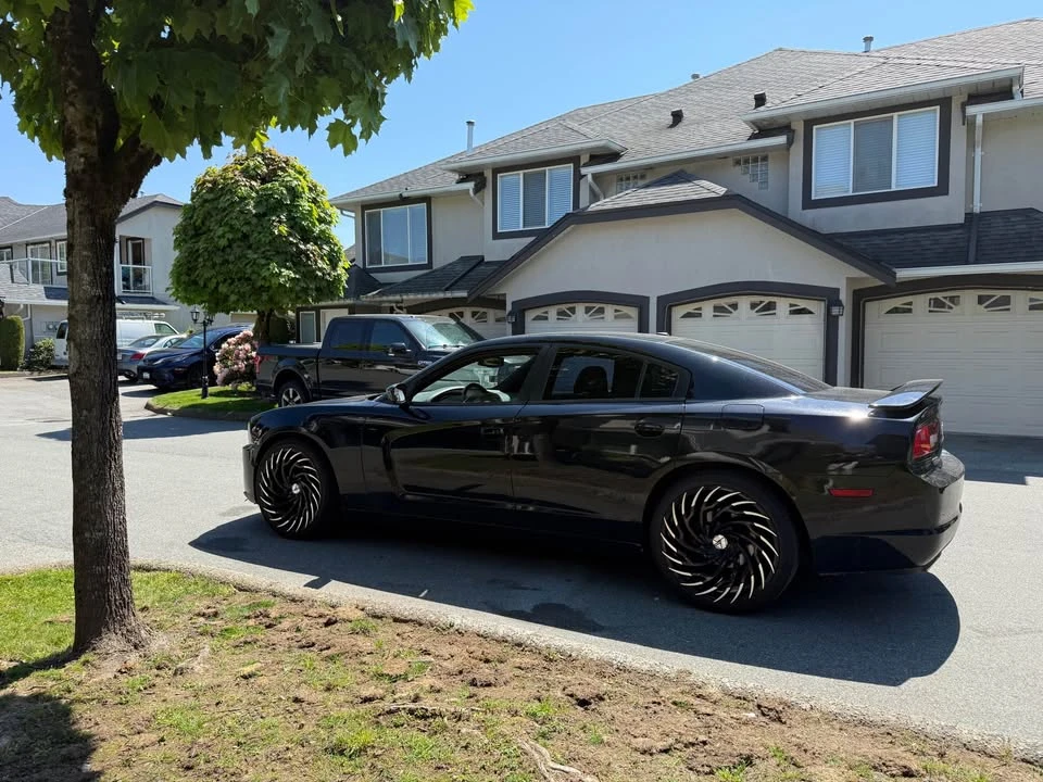 2014 Dodge Charger 7th Gen - Image 5 of 11