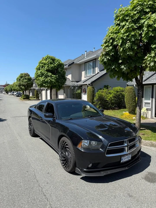 2014 Dodge Charger 7th Gen - Image 2 of 11
