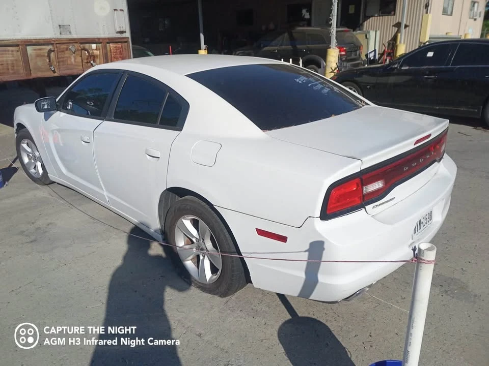 2014 Dodge Charger 7th Gen - Image 4 of 10