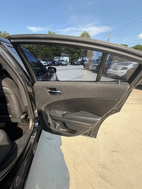 2014 Dodge Charger 7th Gen - Image 16 of 18