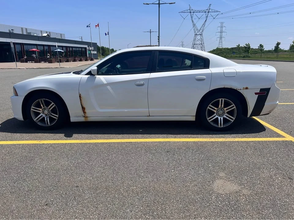 2014 Dodge Charger 7th Gen - Image 3 of 11