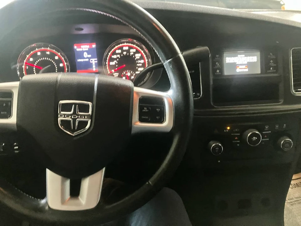 2014 Dodge Charger 7th Gen - Image 10 of 13