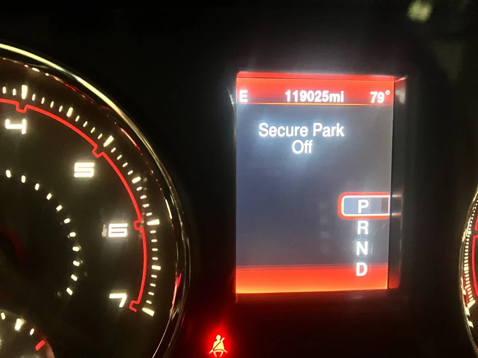 2014 Dodge Charger 7th Gen - Image 9 of 13