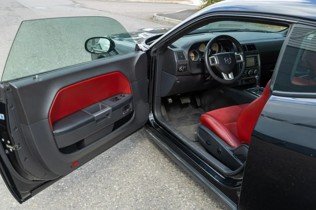 2014 Dodge Charger 7th Gen - Image 2 of 30