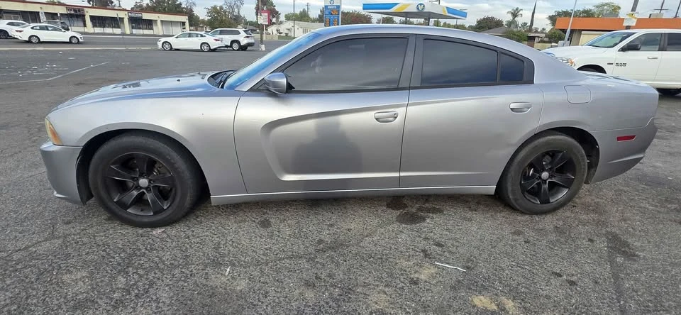 2014 Dodge Charger 7th Gen - Image 4 of 12