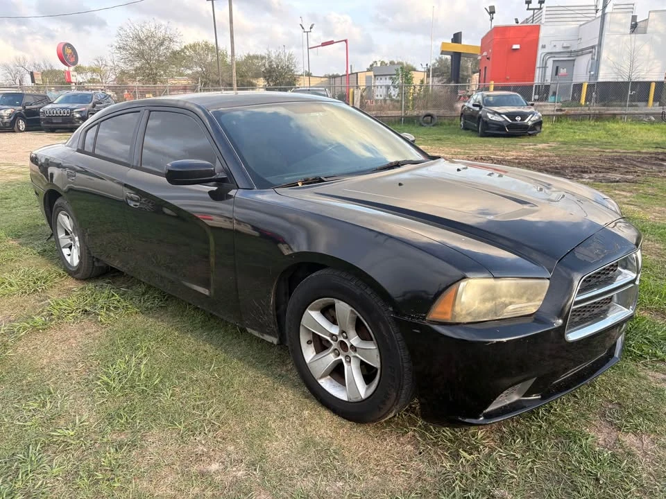 2014 Dodge Charger 7th Gen - Image 2 of 8