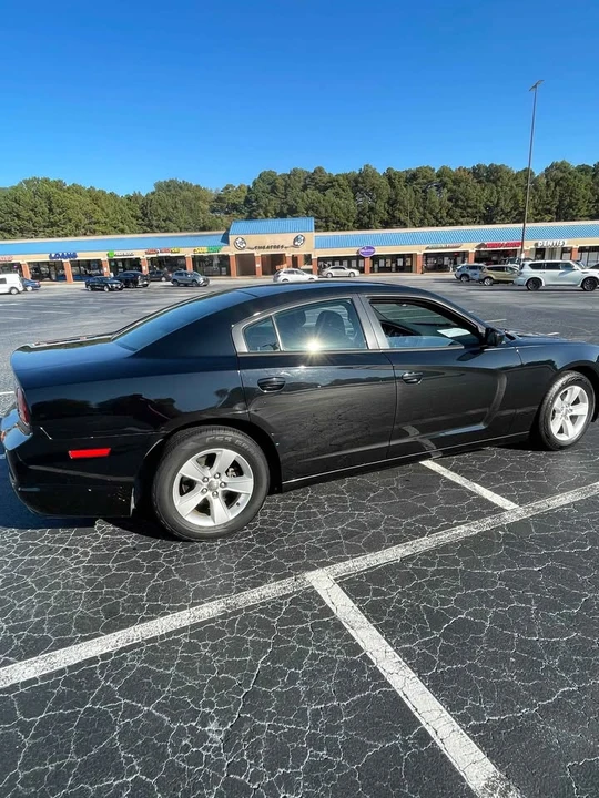 2014 Dodge Charger 7th Gen - Image 2 of 12