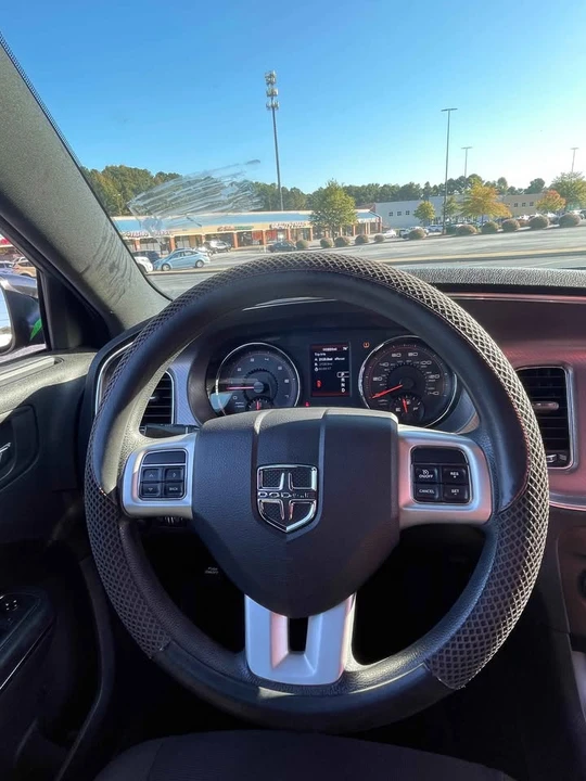 2014 Dodge Charger 7th Gen - Image 10 of 12