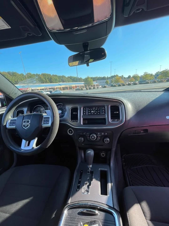 2014 Dodge Charger 7th Gen - Image 6 of 12