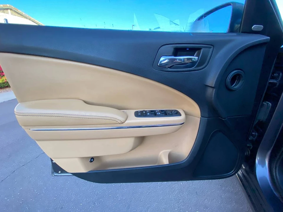 2014 Dodge Charger 7th Gen - Image 13 of 24