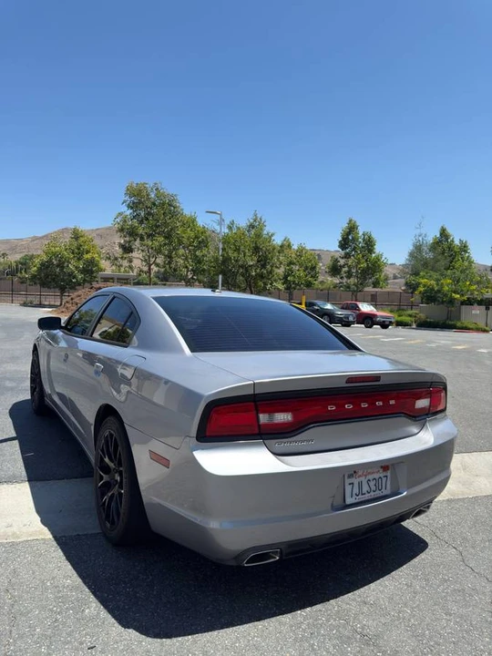 2014 Dodge Charger 7th Gen - Image 5 of 12