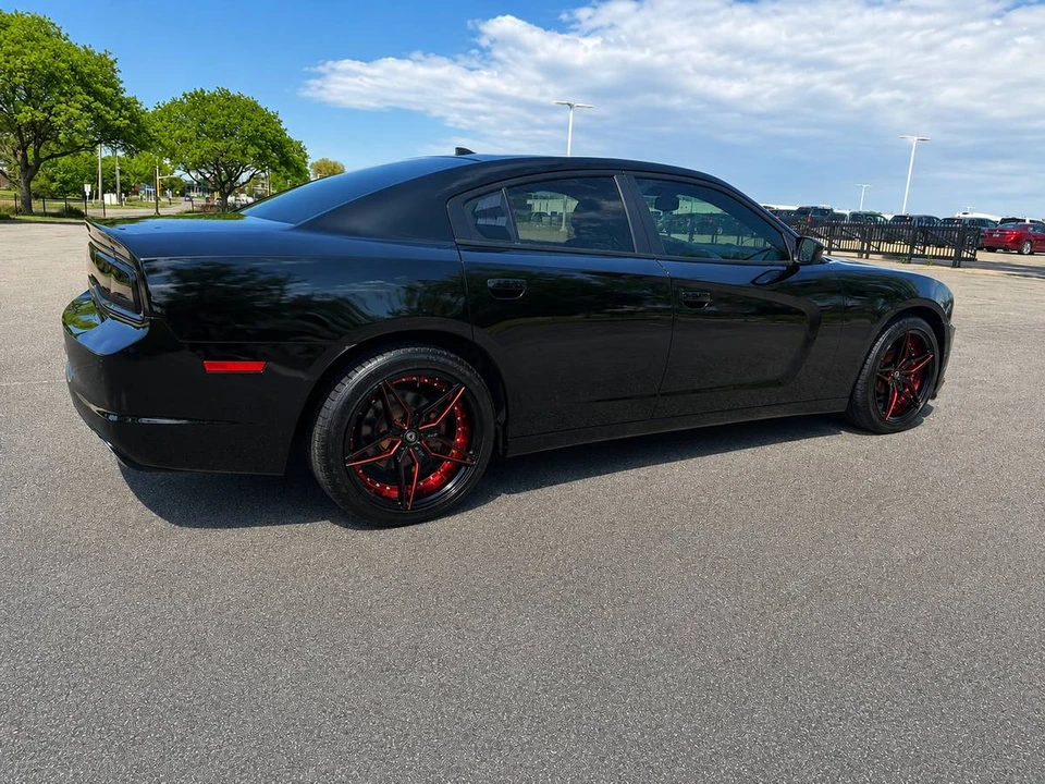 2014 Dodge Charger 7th Gen - Image 2 of 15