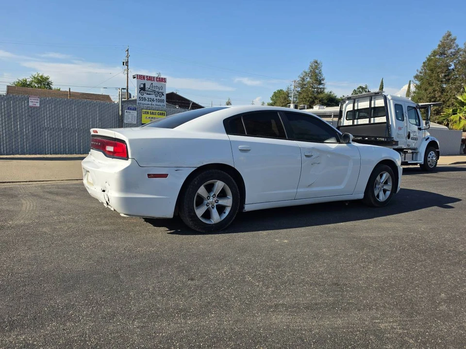 2014 Dodge Charger 7th Gen - Image 2 of 4