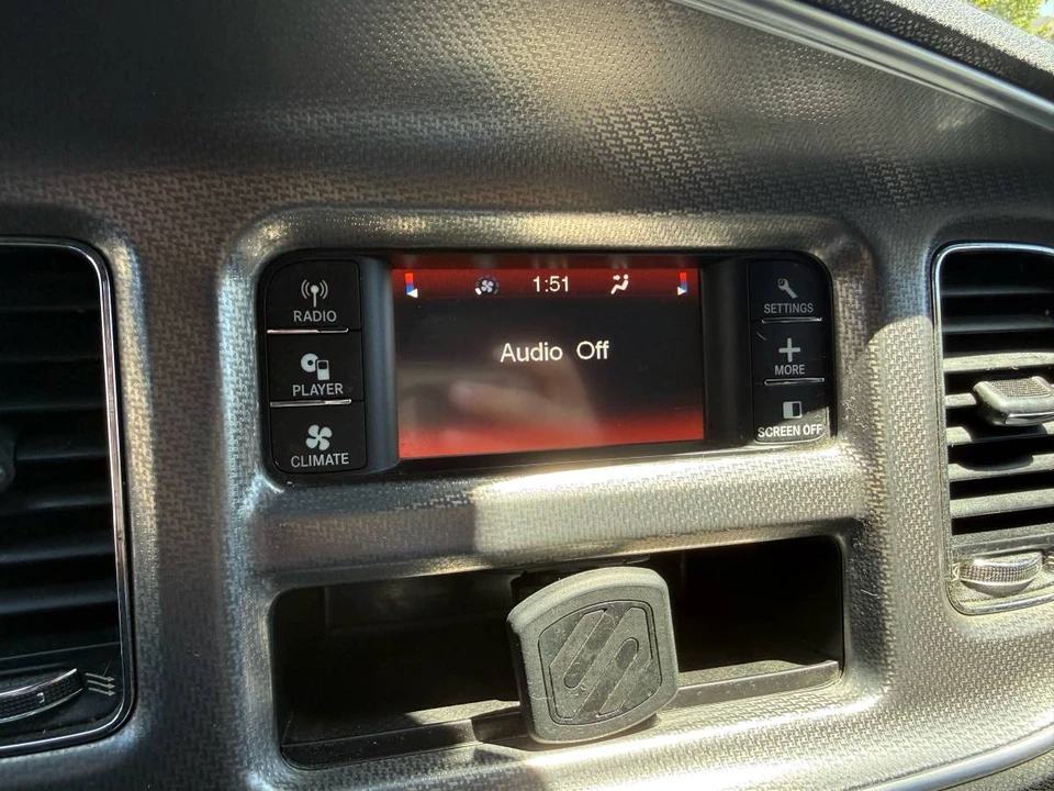 2014 Dodge Charger 7th Gen - Image 4 of 12