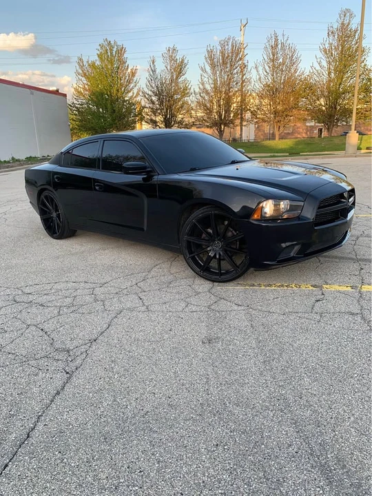 2014 Dodge Charger 7th Gen - Image 3 of 10
