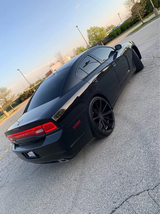 2014 Dodge Charger 7th Gen - Image 4 of 10