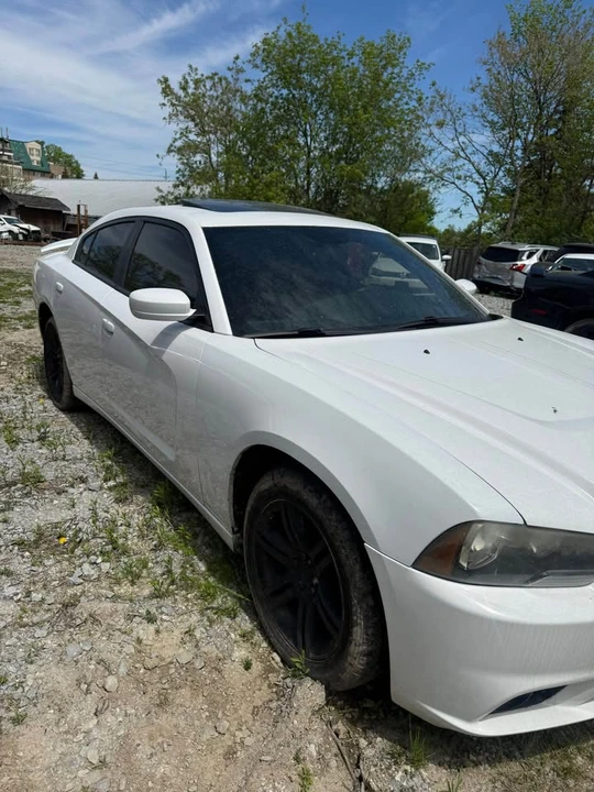 2014 Dodge Charger 7th Gen - Image 5 of 14