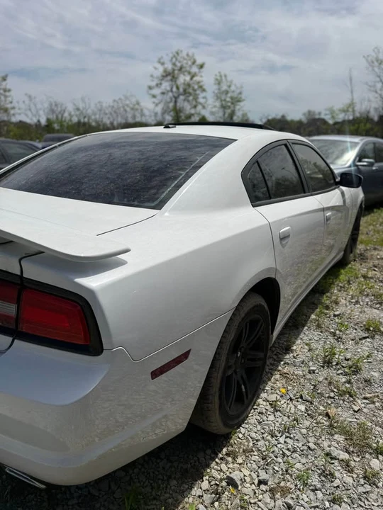 2014 Dodge Charger 7th Gen - Image 2 of 14