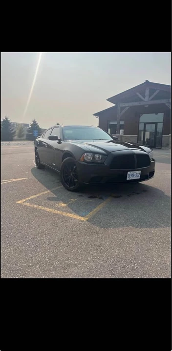 2014 Dodge Charger 7th Gen - Image 2 of 5