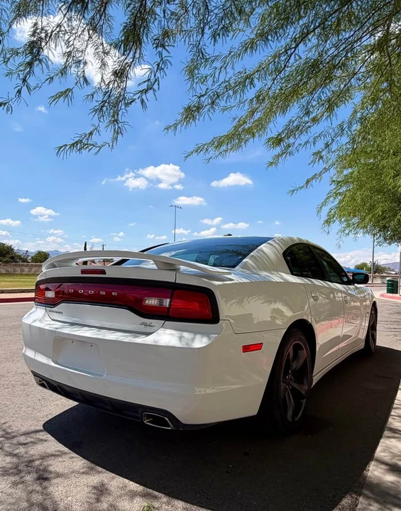 2014 Dodge Charger 7th Gen - Image 2 of 12