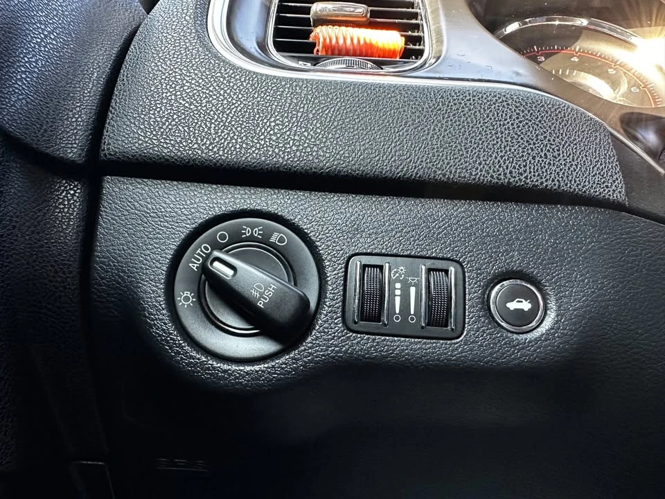 2014 Dodge Charger 7th Gen - Image 16 of 20