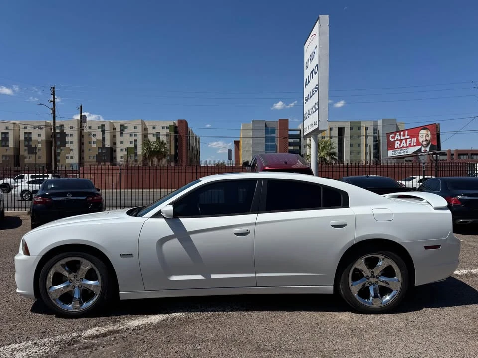2014 Dodge Charger 7th Gen - Image 10 of 15