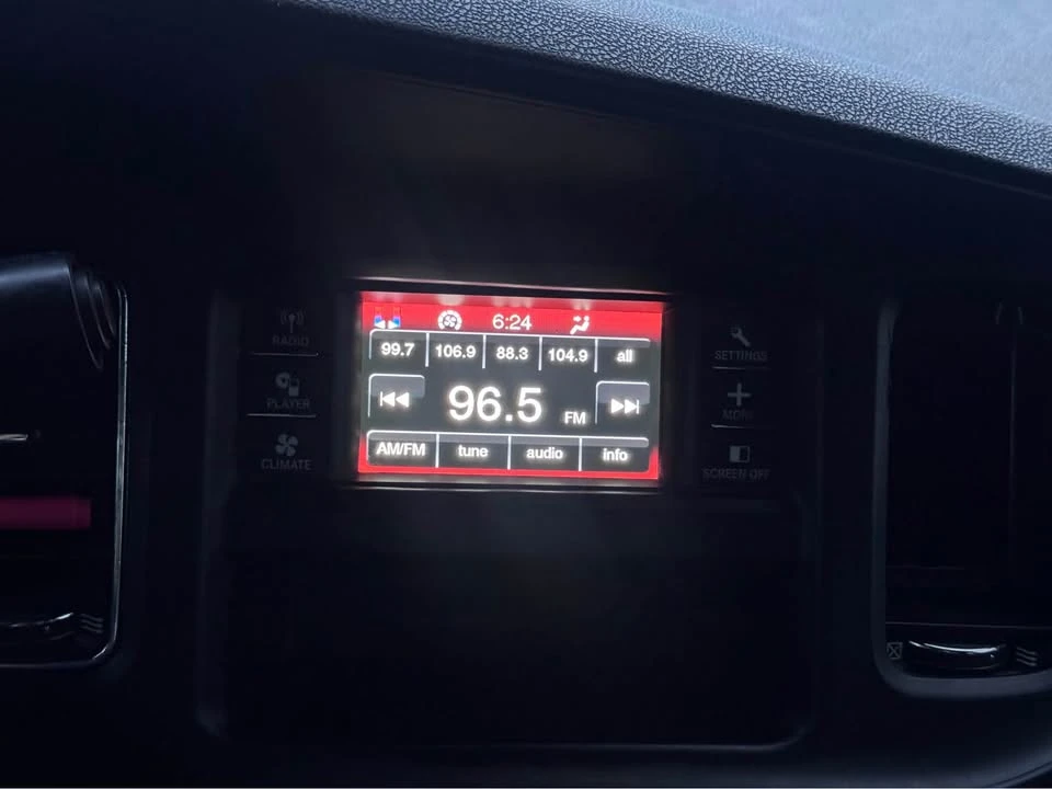 2014 Dodge Charger 7th Gen - Image 9 of 12