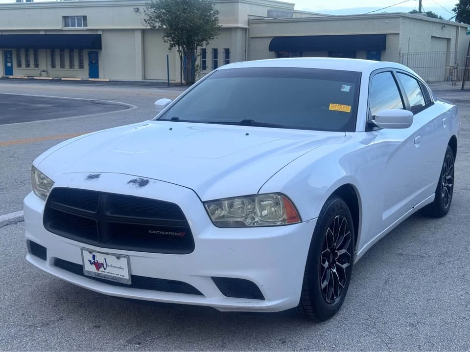 2014 Dodge Charger 7th Gen - Image 2 of 12