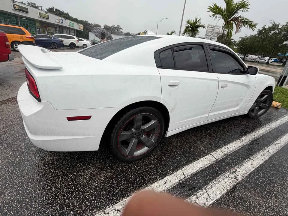 2014 Dodge Charger 7th Gen - Image 4 of 8