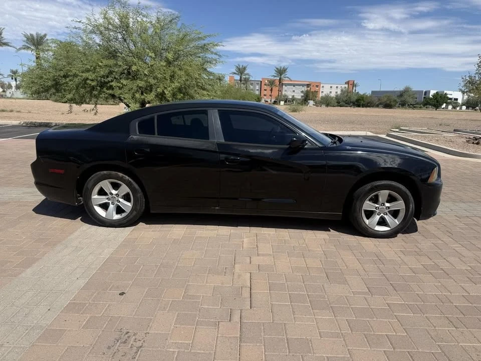 2014 Dodge Charger 7th Gen - Image 4 of 10