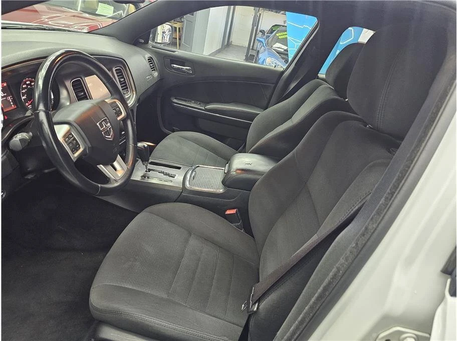 2014 Dodge Charger 7th Gen - Image 9 of 20