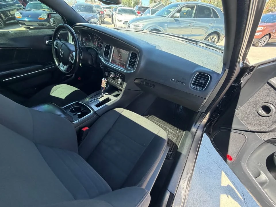 2014 Dodge Charger 7th Gen - Image 17 of 18
