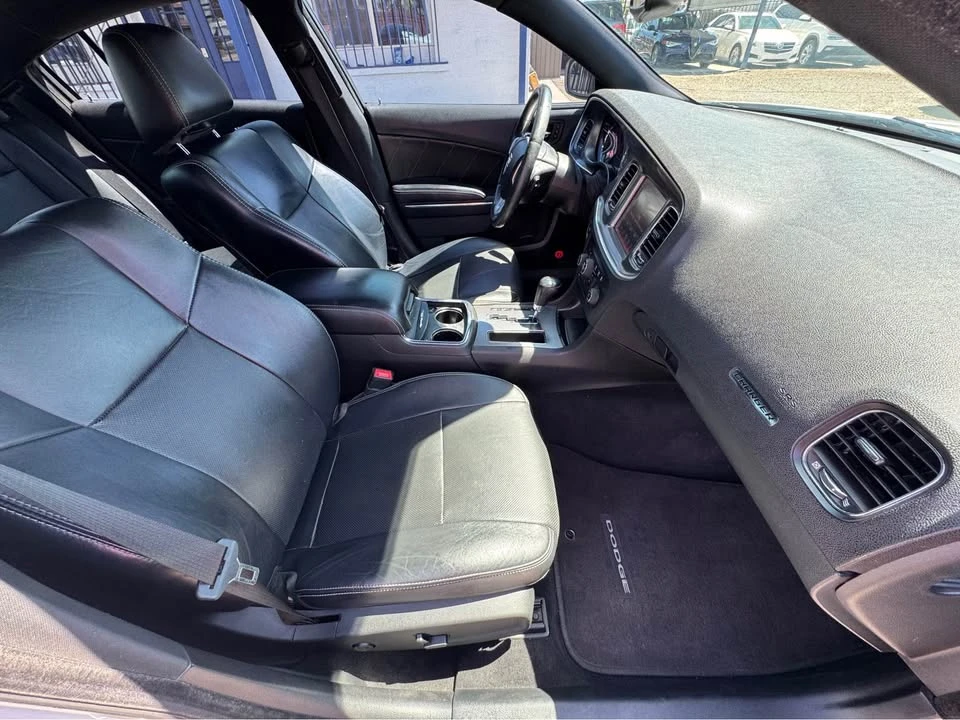 2014 Dodge Charger 7th Gen - Image 13 of 19