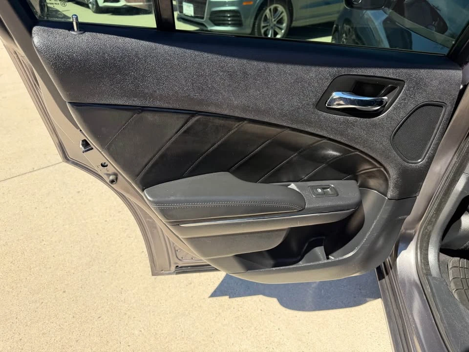 2014 Dodge Charger 7th Gen - Image 13 of 18