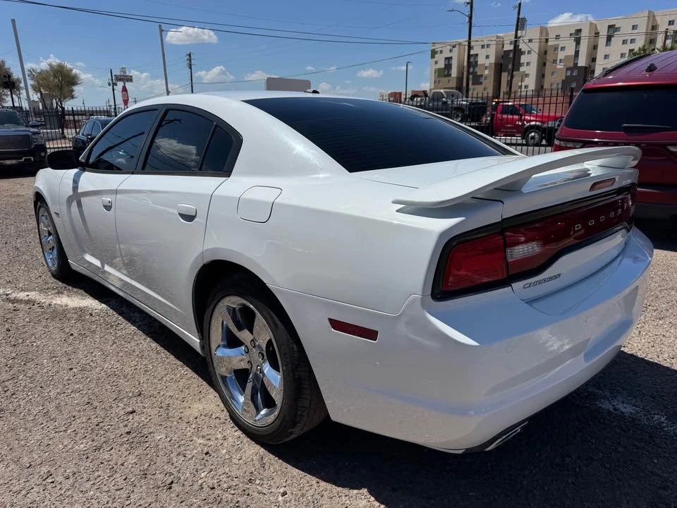 2014 Dodge Charger 7th Gen - Image 9 of 19