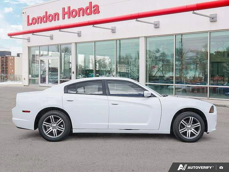2014 Dodge Charger 7th Gen - Image 5 of 13