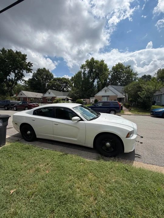 2014 Dodge Charger 7th Gen - Image 4 of 11