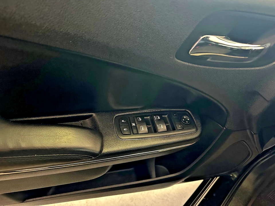 2014 Dodge Charger 7th Gen - Image 20 of 30