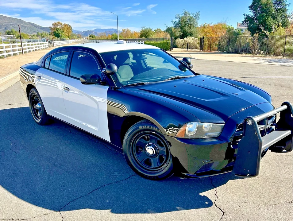2014 Dodge Charger 7th Gen - Image 2 of 30