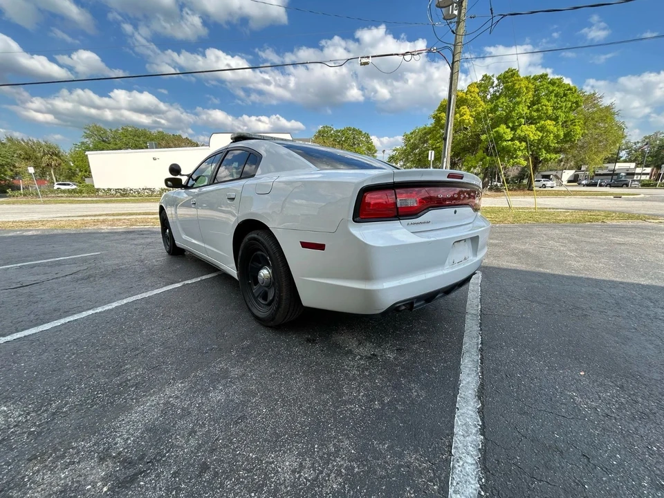2014 Dodge Charger 7th Gen - Image 5 of 15