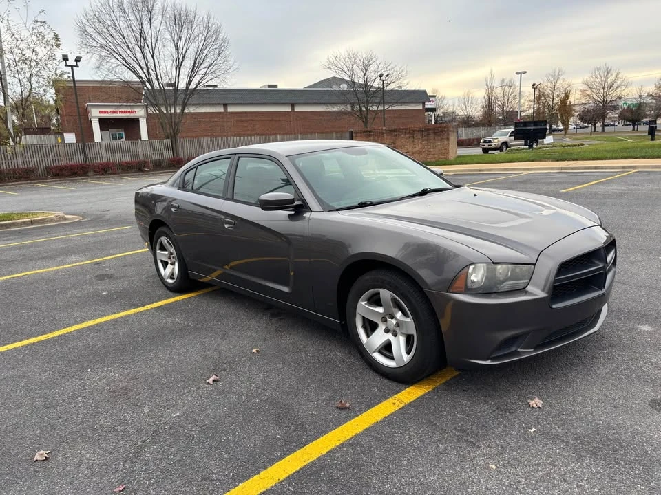 2014 Dodge Charger 7th Gen - Image 2 of 10