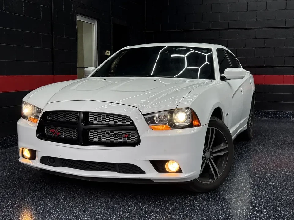 2014 Dodge Charger 7th Gen - Image 2 of 8