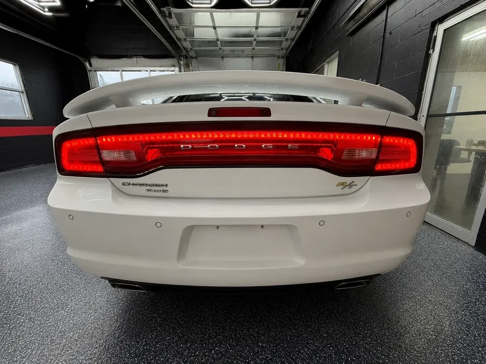 2014 Dodge Charger 7th Gen - Image 3 of 8