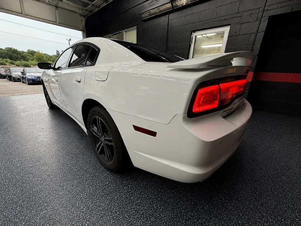 2014 Dodge Charger 7th Gen - Image 4 of 8