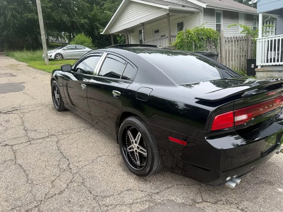 2014 Dodge Charger 7th Gen - Image 4 of 9
